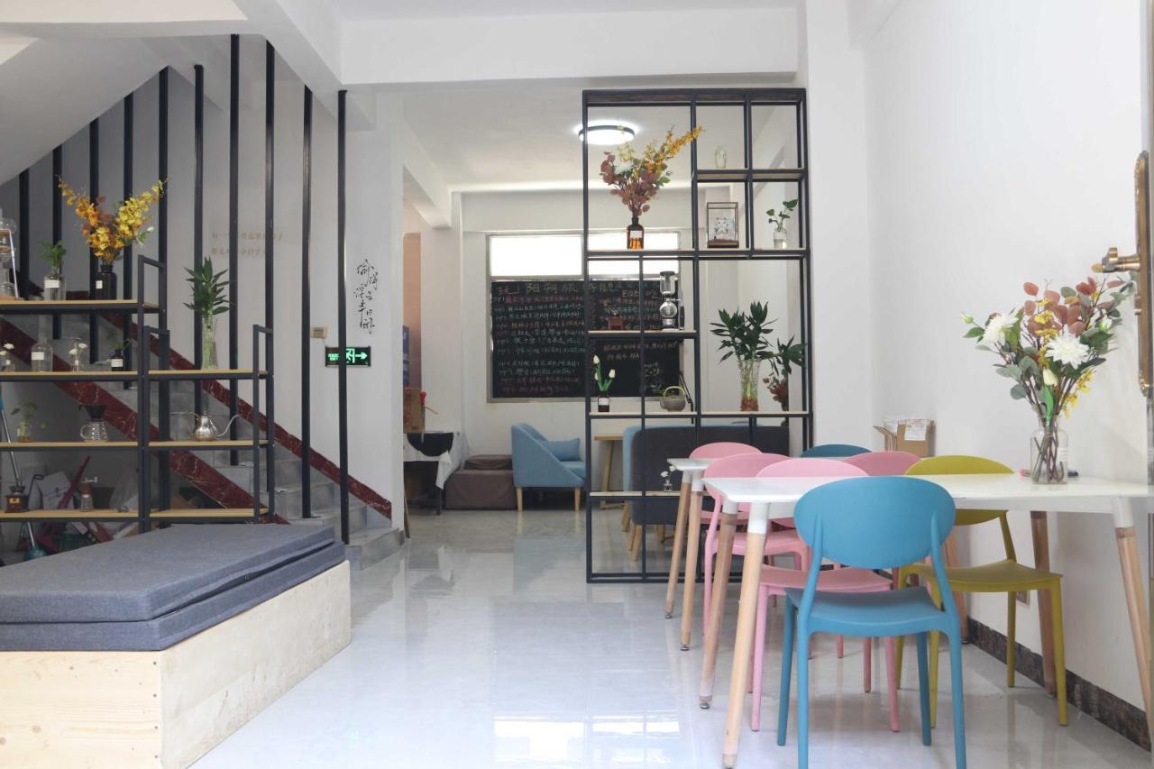 יאנג שואו Showbiz Hostel מראה חיצוני תמונה